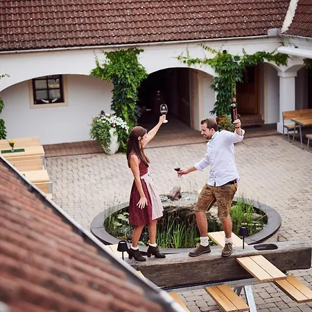 Konukevi Weingut Burger